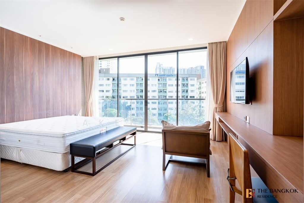 Condo in Phra Khanong Nuea, Bangkok, Thailand 1 - 18252883