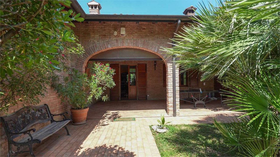 Villa in Castelnuovo Rangone, Emilia-Romagna, Italy 3 - 18250314