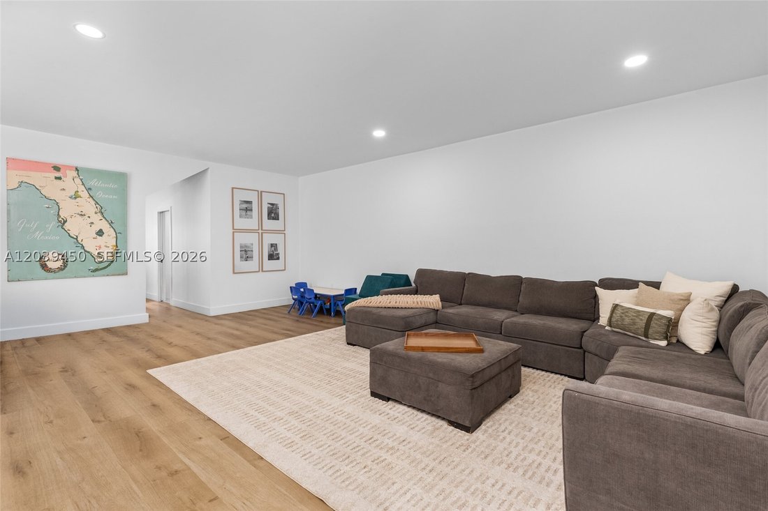 Townhouse in Miami, Florida, United States 3 - 18250411
