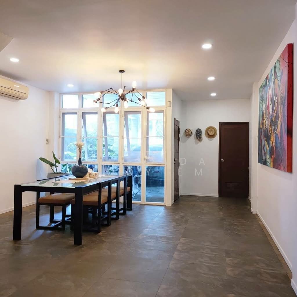 Townhouse in Phra Khanong Nuea, Bangkok, Thailand 2 - 18252559