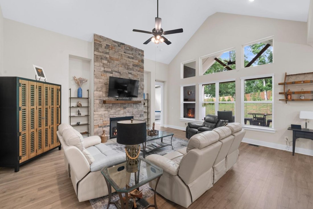 House in Bon Aqua, Tennessee, United States 3 - 18258261