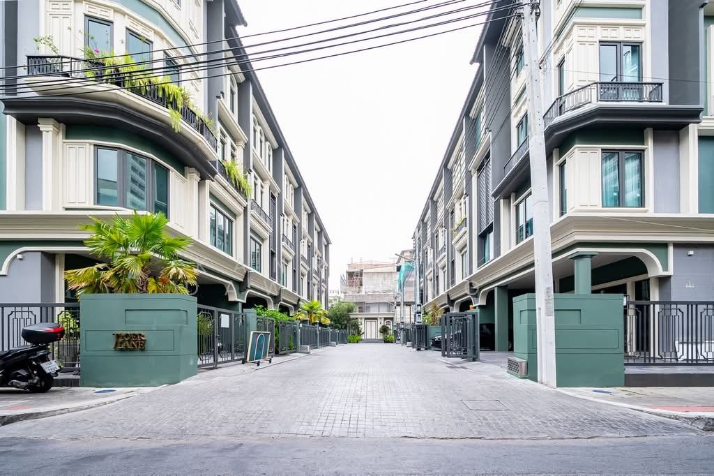Townhouse in Pom Prap, Bangkok, Thailand 1 - 18255306