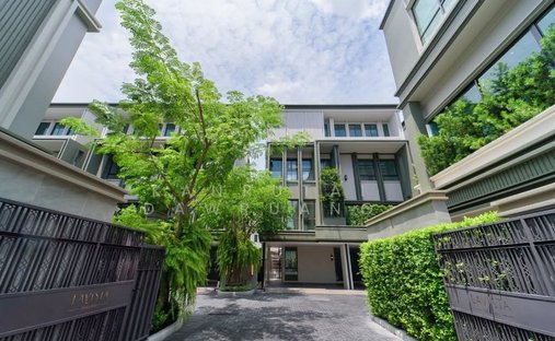 House in Bangkok, Krung Thep Maha Nakhon, Thailand 1