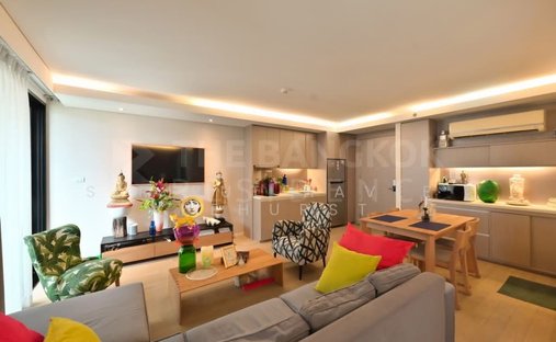 Condo in Si Phraya, Bangkok, Thailand 1