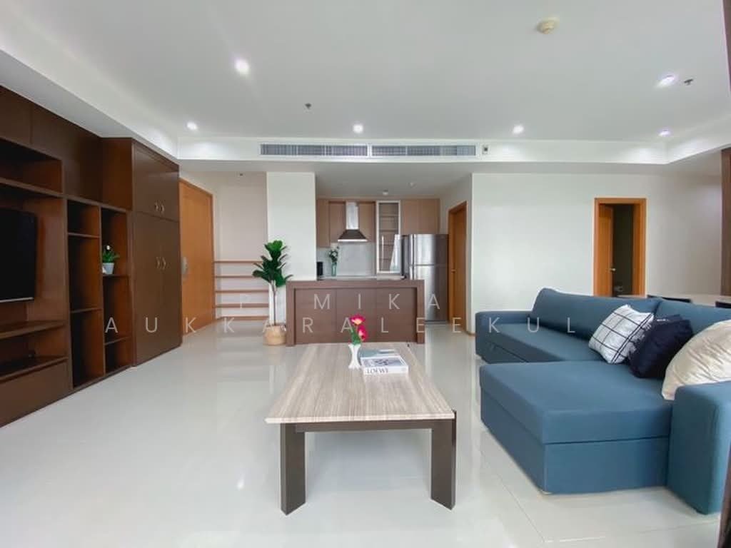 Condo in Khlong Toei, Krung Thep Maha Nakhon, Thailand 1 - 18253281