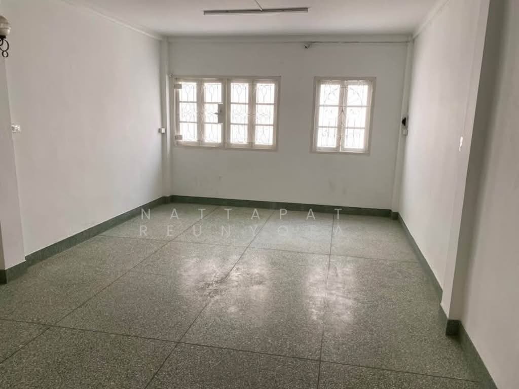 Townhouse in Samsen Nok, Bangkok, Thailand 1 - 18253182