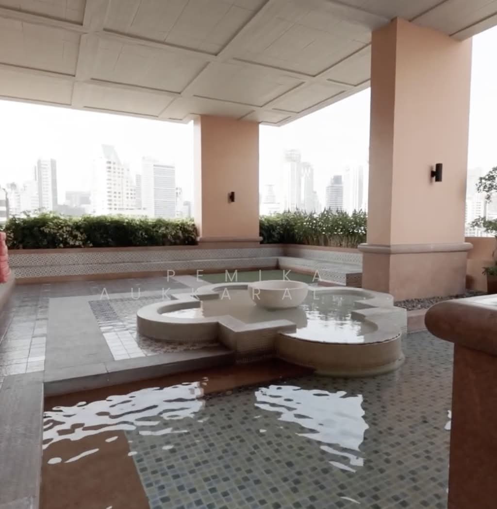Condo in Phra Khanong Nuea, Bangkok, Thailand 5 - 18255944