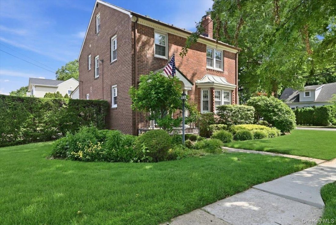 House in North New Hyde Park, New York, United States 2 - 18256615