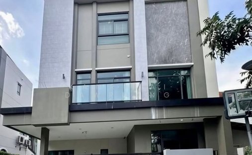 House in Bangkok, Krung Thep Maha Nakhon, Thailand 1