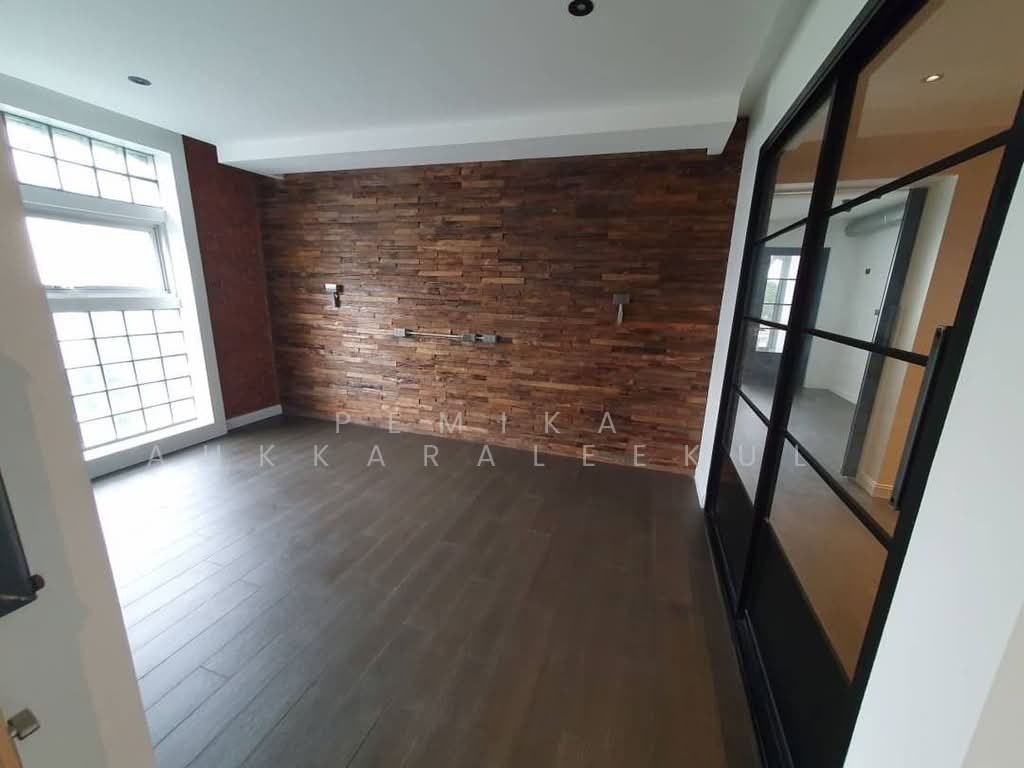 Condo in Phra Khanong Nuea, Bangkok, Thailand 4 - 18255022