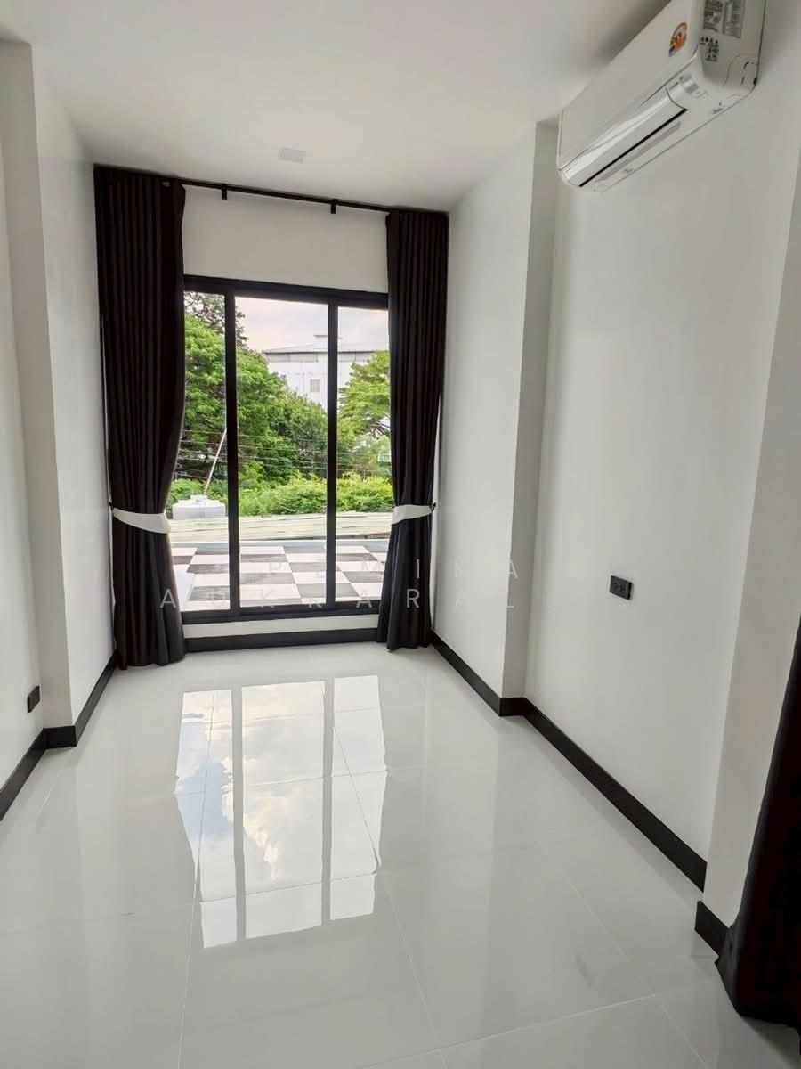 Townhouse in Phlabphla, Bangkok, Thailand 2 - 18252948