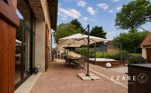 House in Montigny-Saint-Barthélemy, Bourgogne – Franche-Comté, France 1