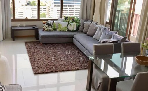 Condo in Khlong Toei, Krung Thep Maha Nakhon, Thailand 1