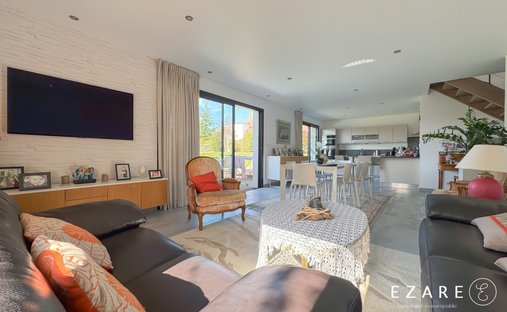 House in Daix, Bourgogne – Franche-Comté, France 1