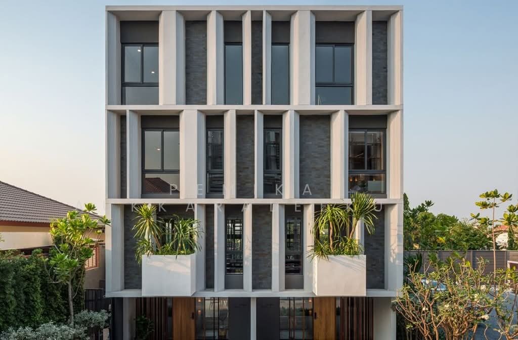 Townhouse in Chatuchak, Krung Thep Maha Nakhon, Thailand 2 - 18252940
