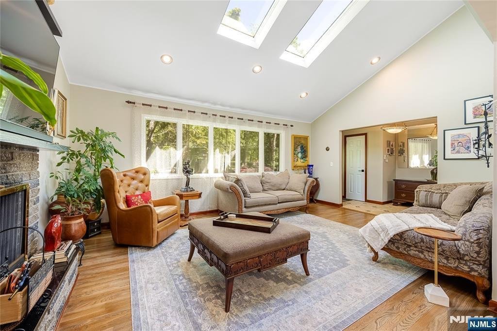 House in Woodcliff Lake, New Jersey, United States 4 - 18257139