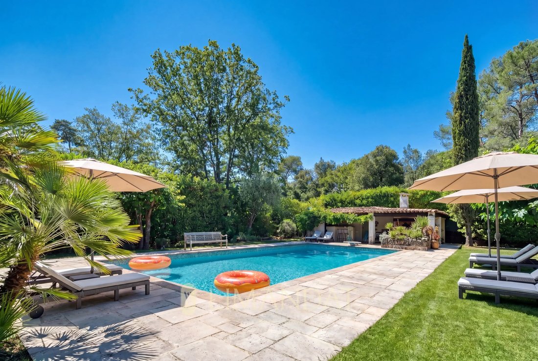 Villa in Valbonne, Provence-Alpes-Côte d'Azur, France 1 - 14807519