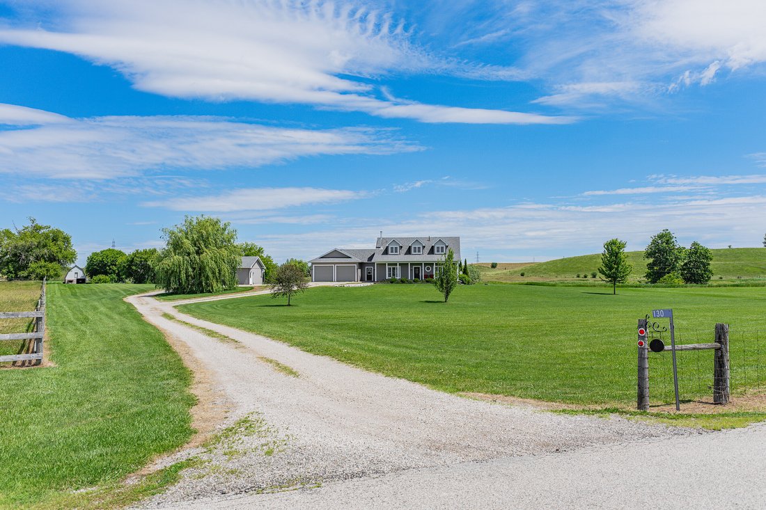 House in Brant, Ontario, Canada 3 - 18252293