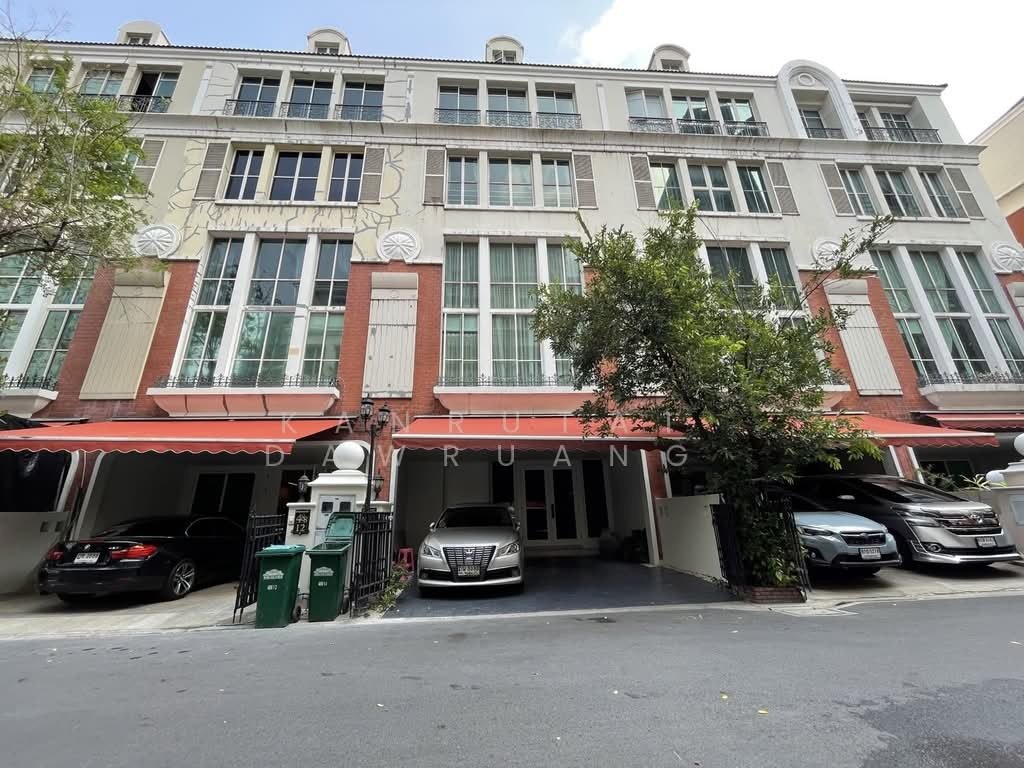Townhouse in Bangkok, Krung Thep Maha Nakhon, Thailand 1 - 18255470