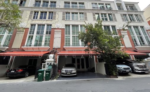 Townhouse in Bangkok, Krung Thep Maha Nakhon, Thailand 1