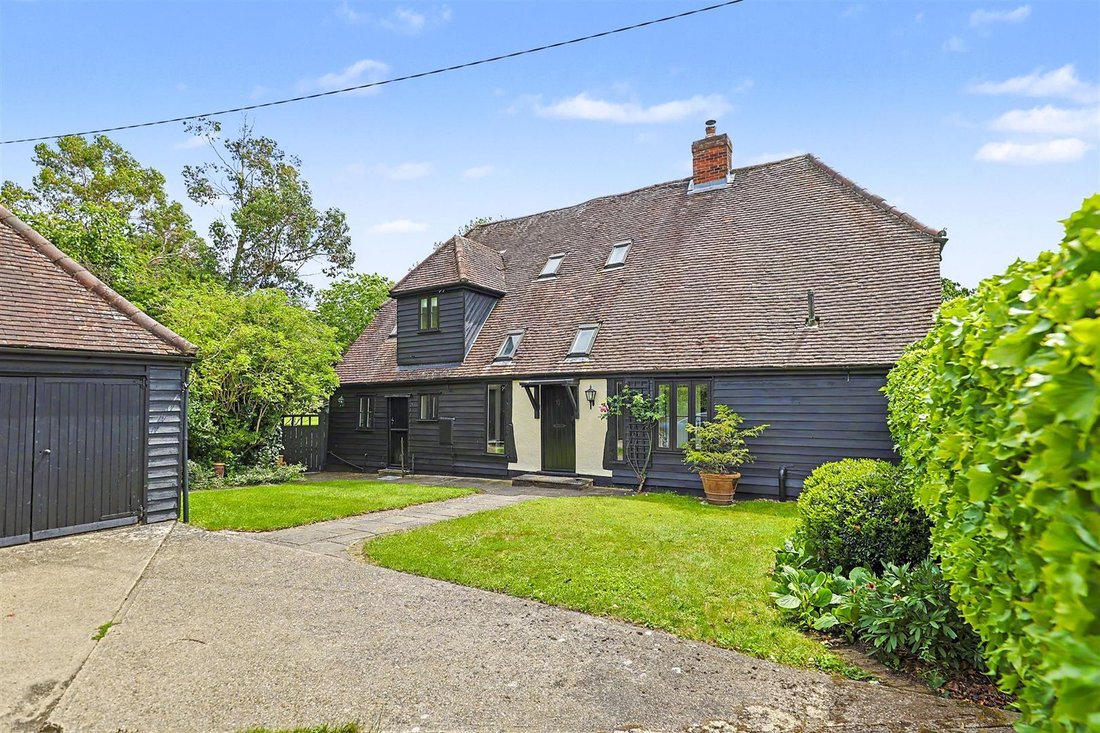House in Little Bardfield, England 4 - 18250240