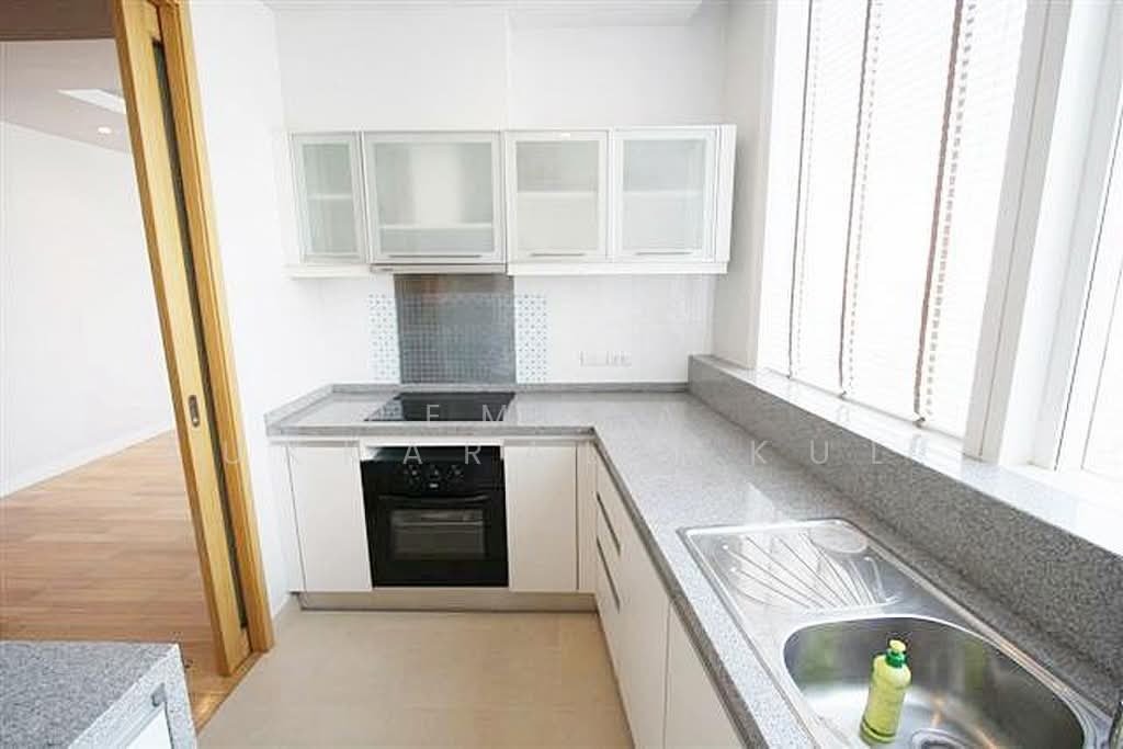 Condo in Khlong Toei, Krung Thep Maha Nakhon, Thailand 2 - 18255978