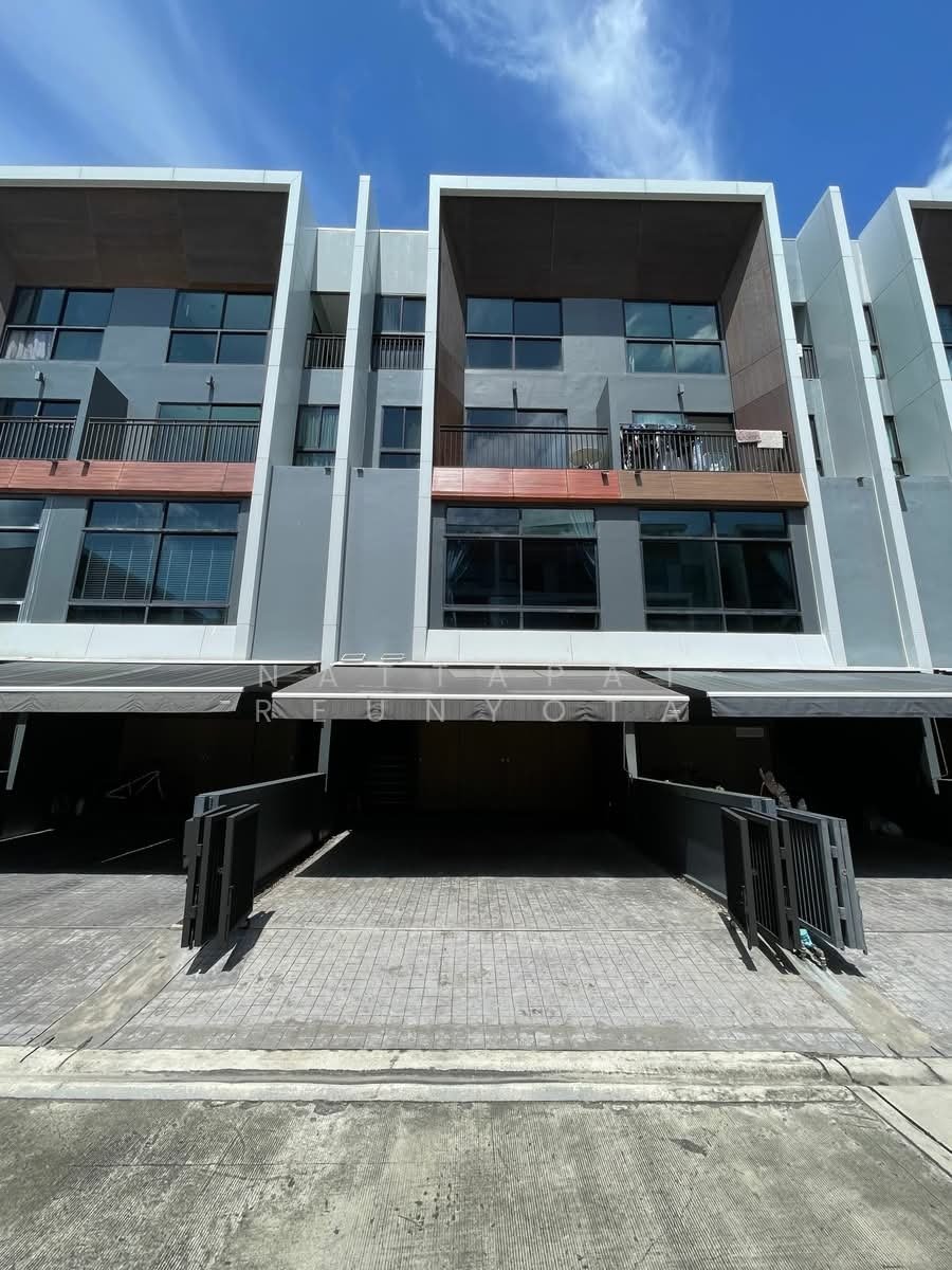 Townhouse in Chong Nonsi, Krung Thep Maha Nakhon, Thailand 2 - 18253189