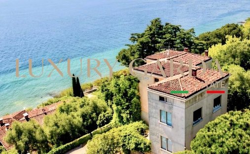 Villa in Historic Center, Padenghe sul Garda, Lombardy 1