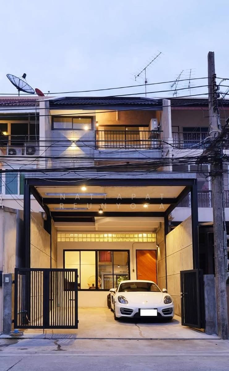 Townhouse in Bangkok, Krung Thep Maha Nakhon, Thailand 1 - 18253597
