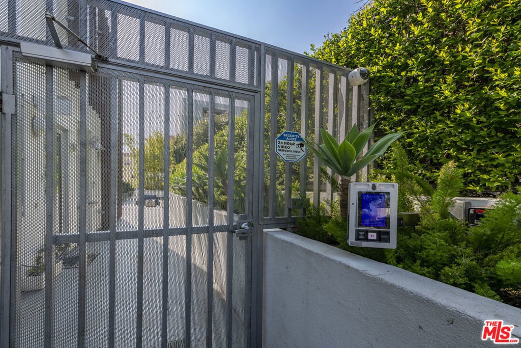 Condo in Los Angeles, California, United States 3 - 18253742