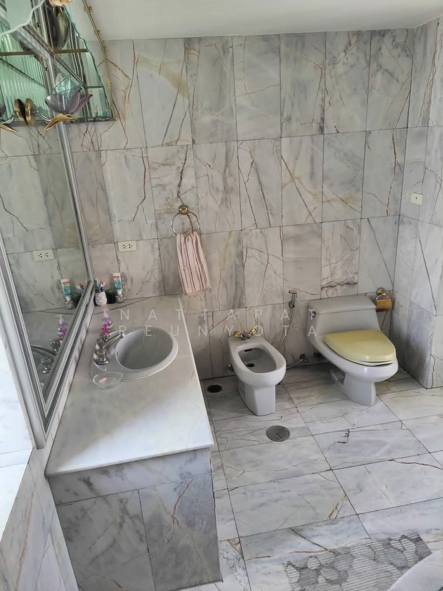 Condo in Bang Lamphu Lang, Krung Thep Maha Nakhon, Thailand 3 - 18253358