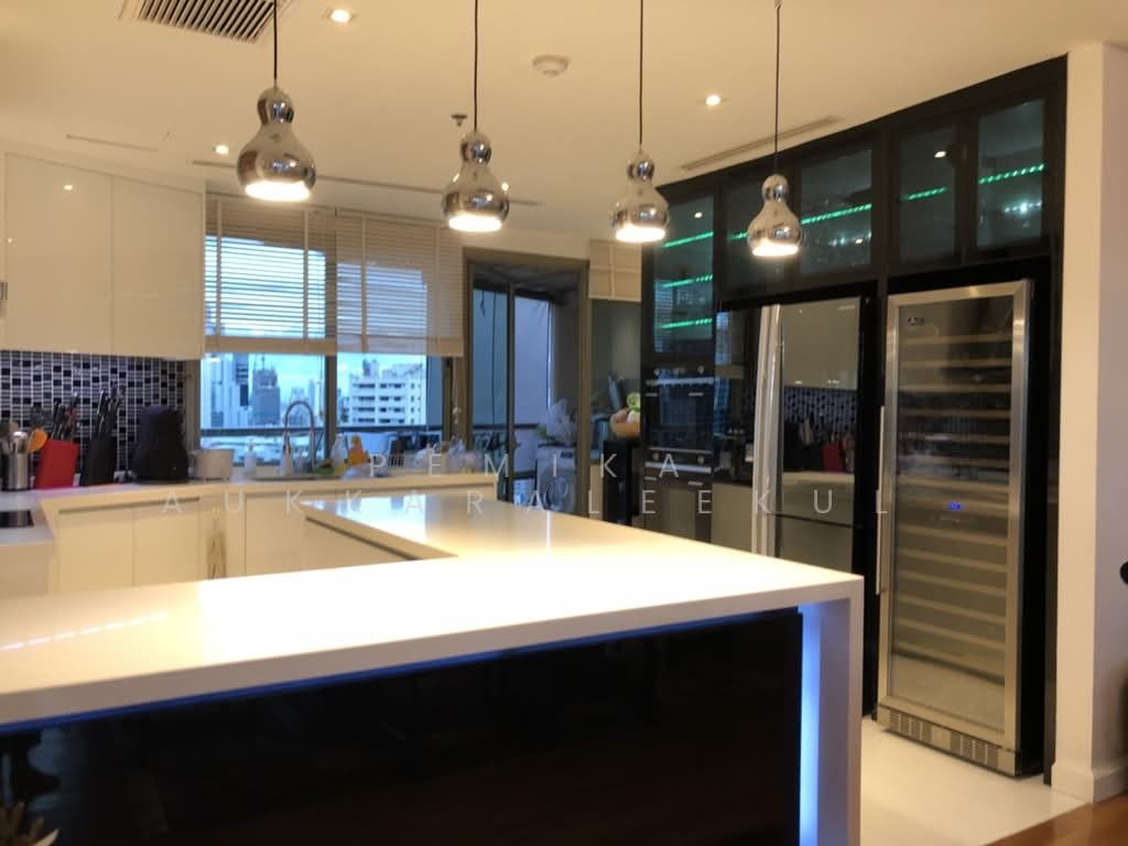 Condo in Khlong Toei, Krung Thep Maha Nakhon, Thailand 3 - 18255050