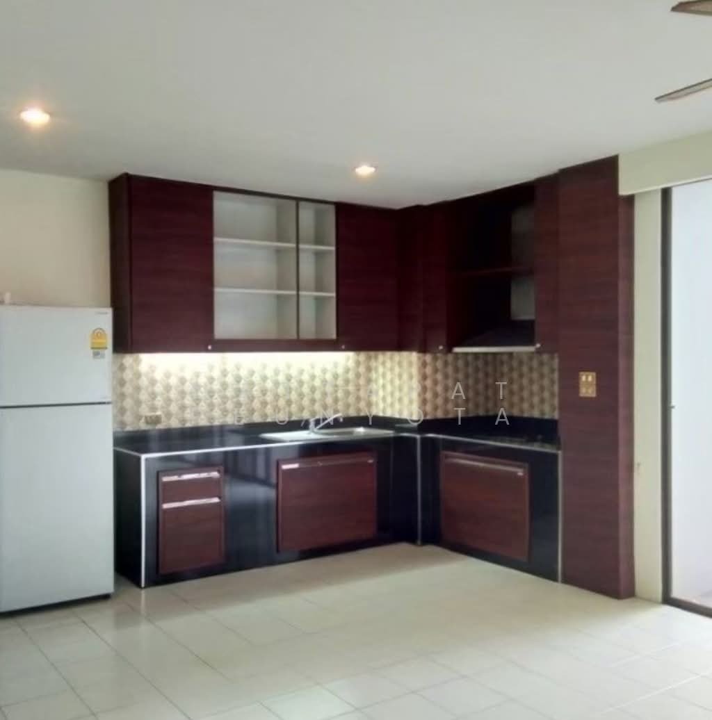 Townhouse in Chong Nonsi, Krung Thep Maha Nakhon, Thailand 1 - 18252959