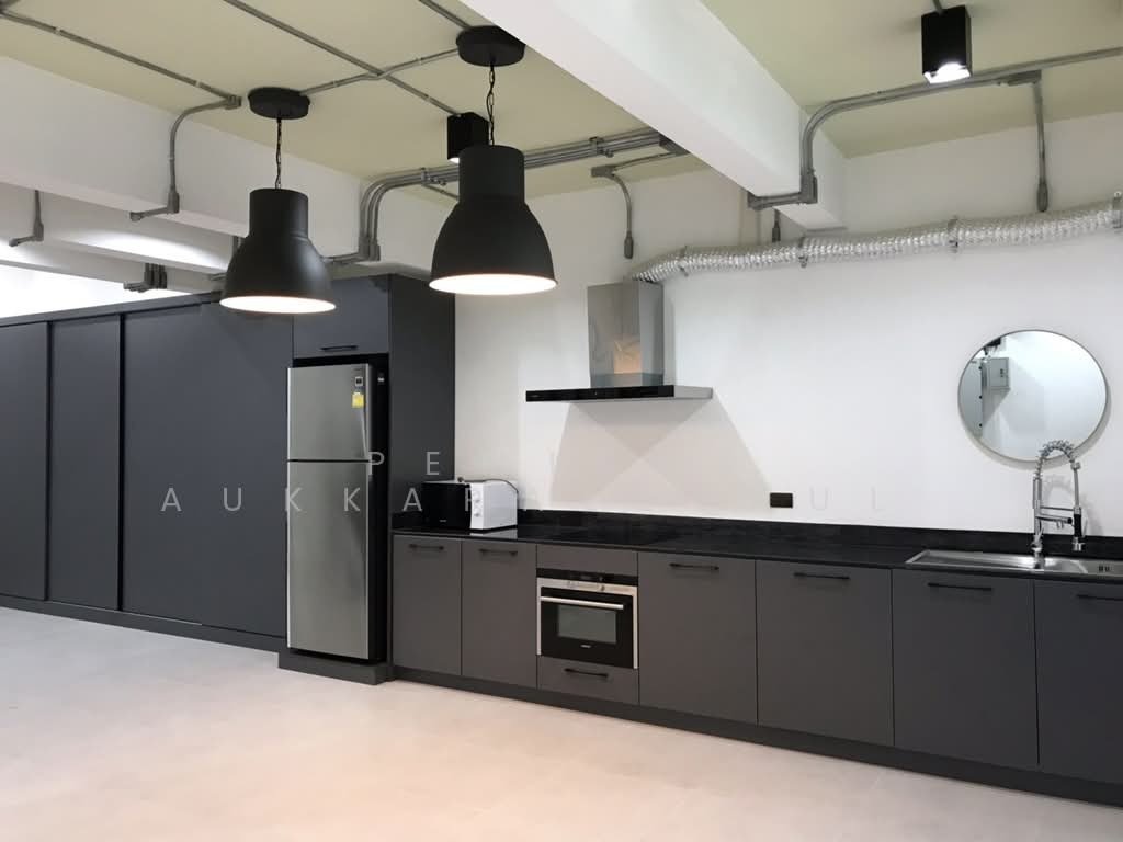 Condo in Khlong Toei, Krung Thep Maha Nakhon, Thailand 4 - 18255950