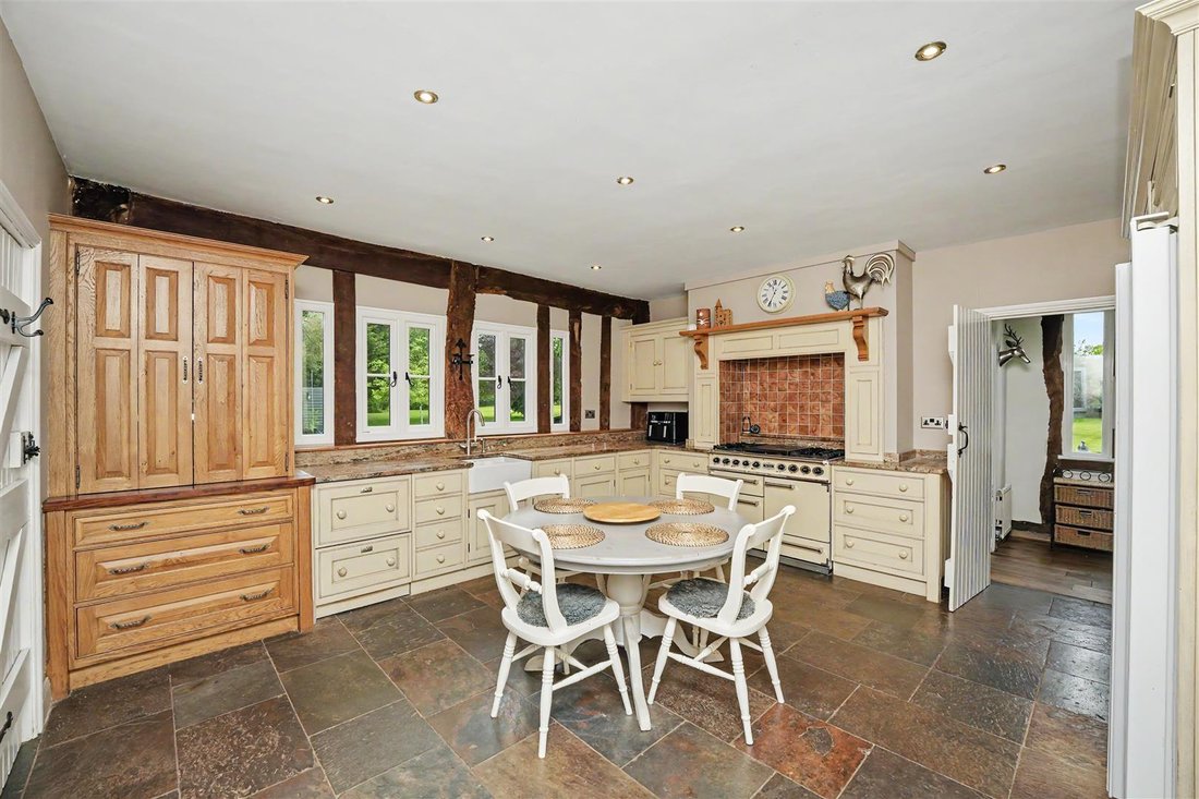 House in Little Bardfield, England 3 - 18250240