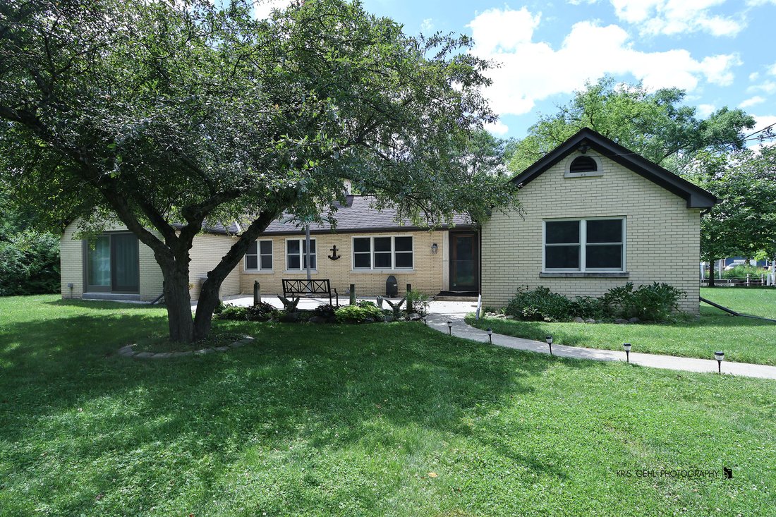 House in Fox River Grove, Illinois, United States 1 - 18257782