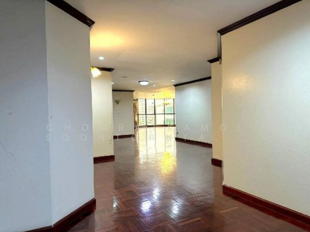 Condo in Khlong Toei, Krung Thep Maha Nakhon, Thailand 4 - 18252712