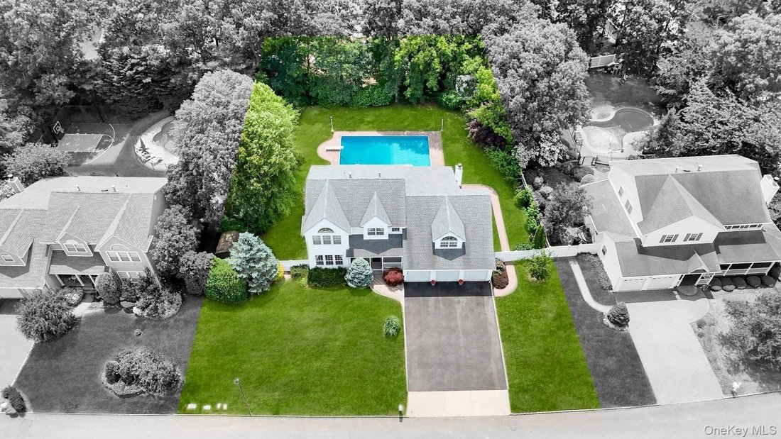 House in Centereach, New York, United States 3 - 18251344