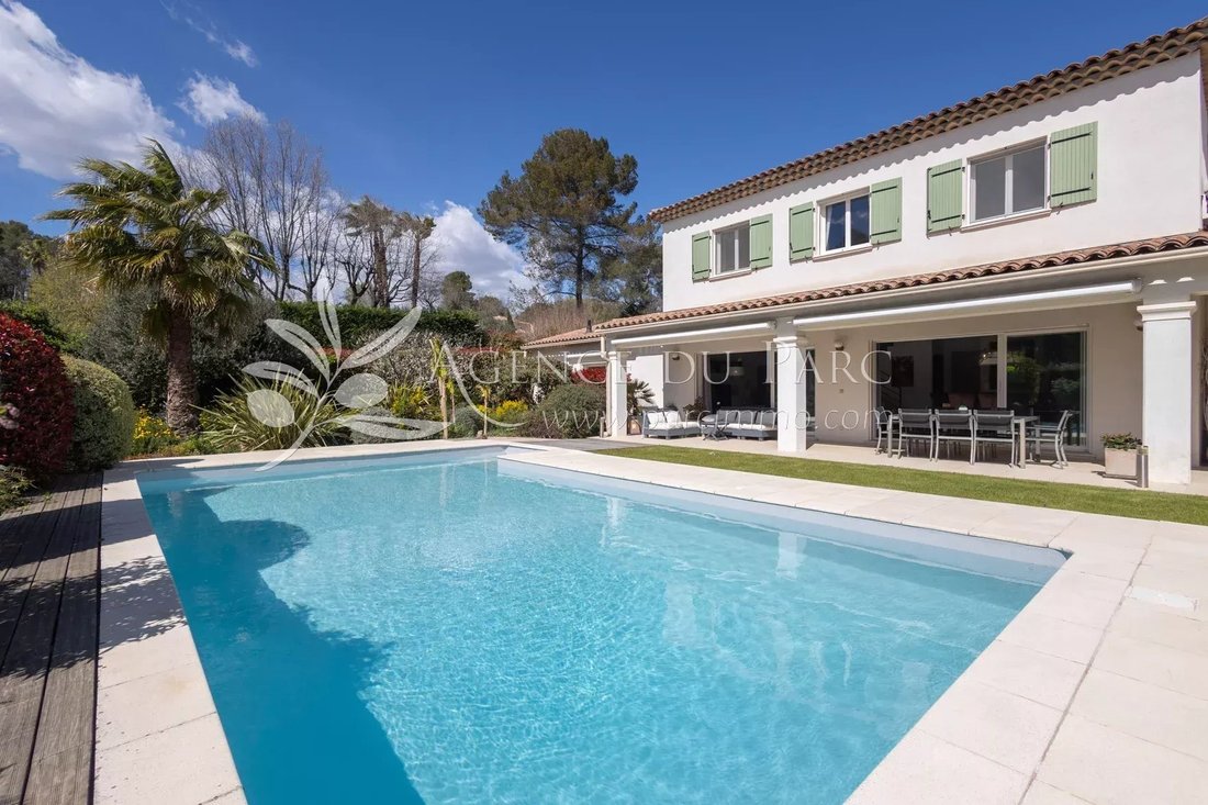 Villa in Nord, Roquefort-les-Pins, France 1 - 17756626