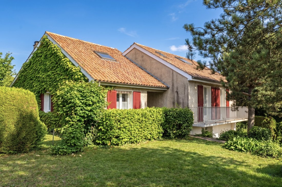 Casa a La Tour-de-Salvagny, Auvergne-Rodano-Alpi, Francia 1 - 18254394