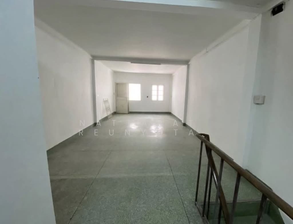 Townhouse in Samsen Nok, Bangkok, Thailand 3 - 18253182