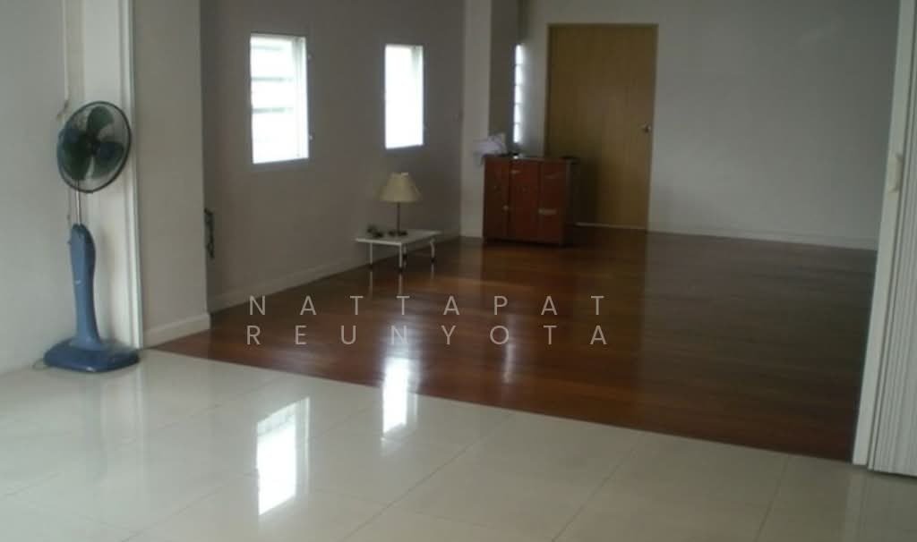 Townhouse in Rong Mueang, Bangkok, Thailand 1 - 18253181