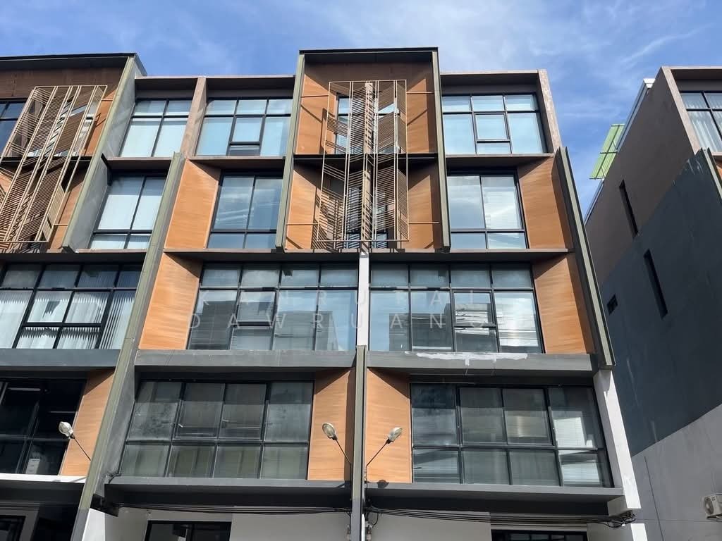Townhouse in Suan Luang, Bangkok, Thailand 1 - 18255410
