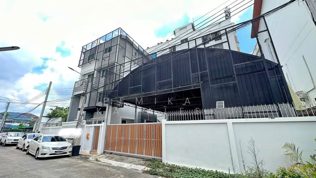 House in Lat Phrao, Bangkok, Thailand 3 - 18253010