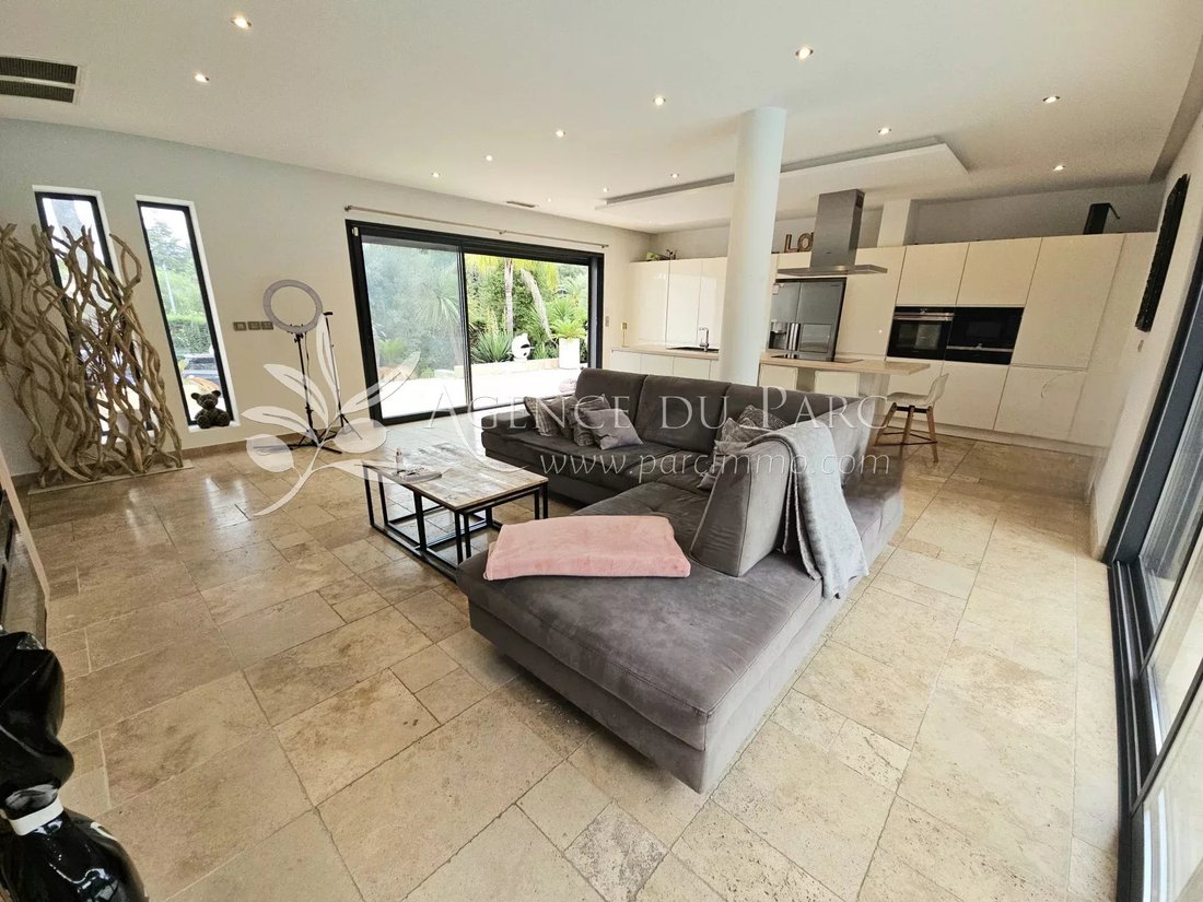Villa in Mougins, Provence-Alpes-Côte d'Azur, France 4 - 15179024