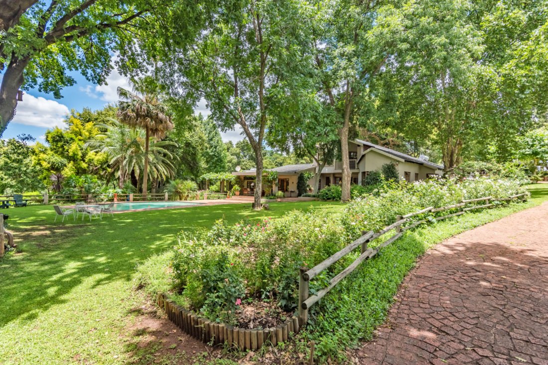Farm Ranch in Mogale City Local Municipality, Gauteng, South Africa 3 - 18252459