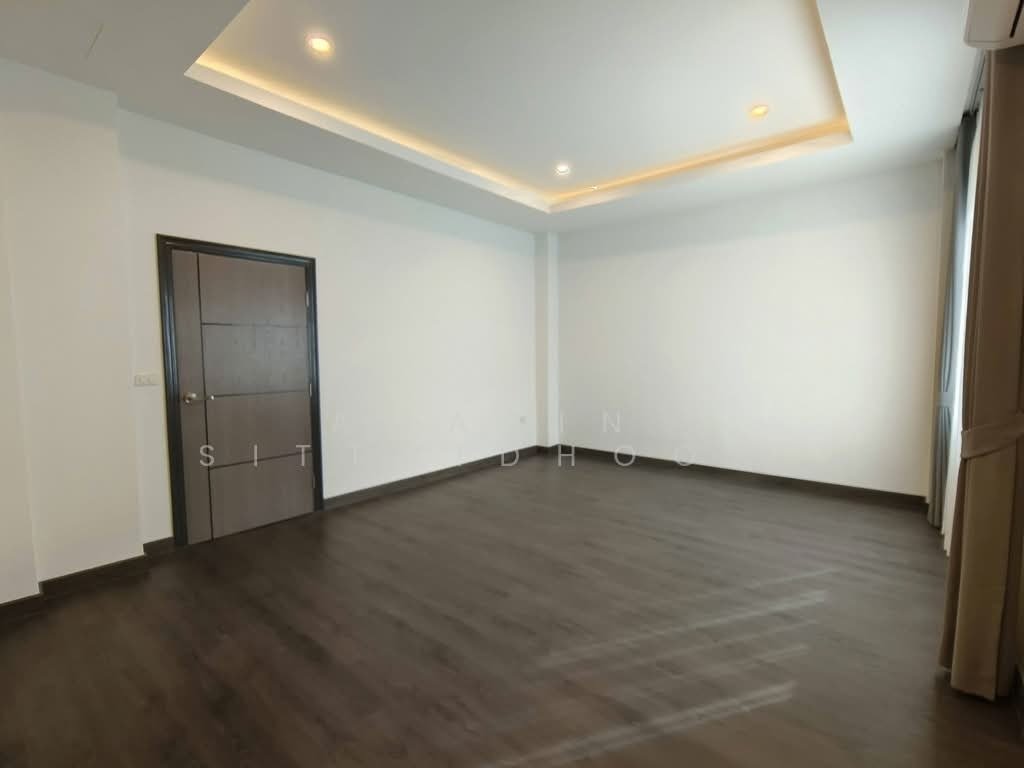 House in Phra Khanong Nuea, Bangkok, Thailand 5 - 18256057