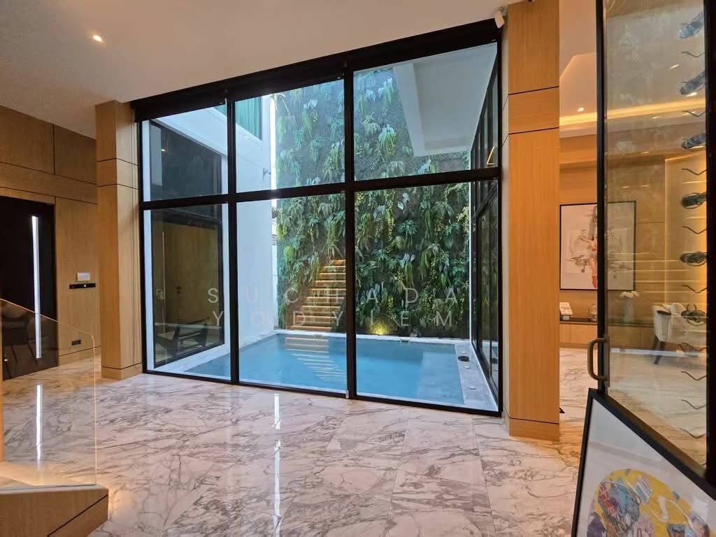 Villa in Phra Khanong Nuea, Bangkok, Thailand 4 - 18253575