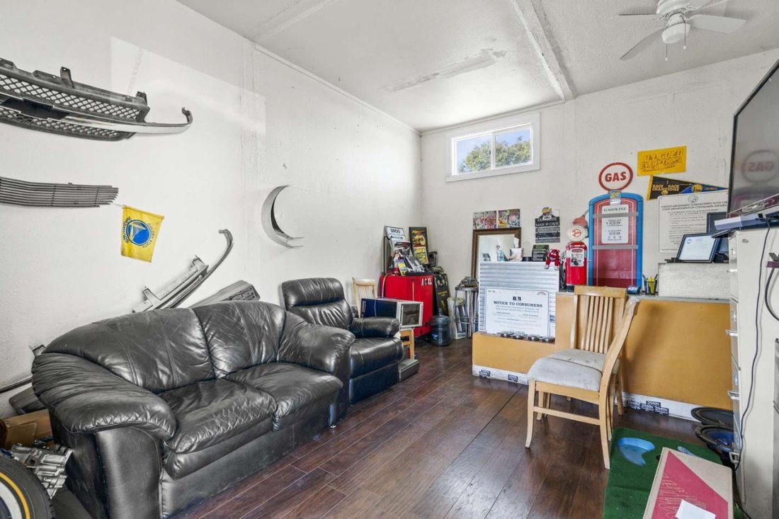 Santa Rosa, California, United States 5 - 18253919
