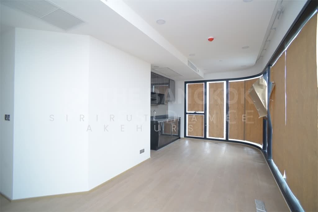 Condo in Si Phraya, Bangkok, Thailand 1 - 18252740